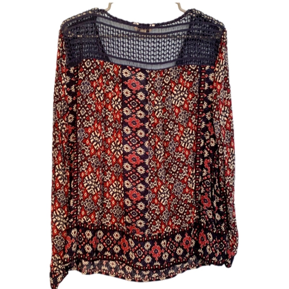 Lucky Brand peasant top w/ crochet shoulders and v-neck western Aztec print SzL